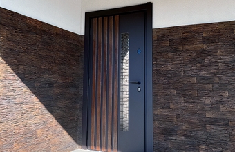 Работы в июне: термодвери для загородных коттеджей